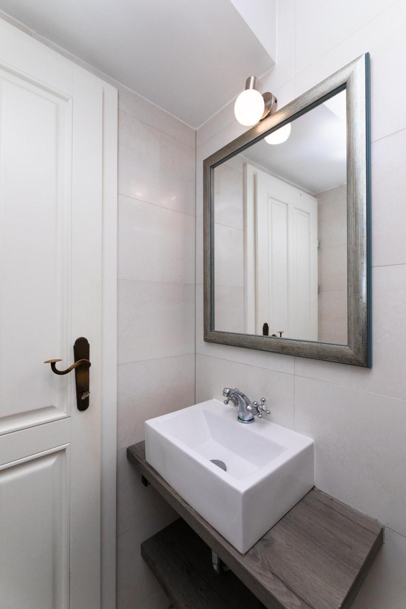 Studio Apartment & Room Split-Two Different Units! Exterior photo