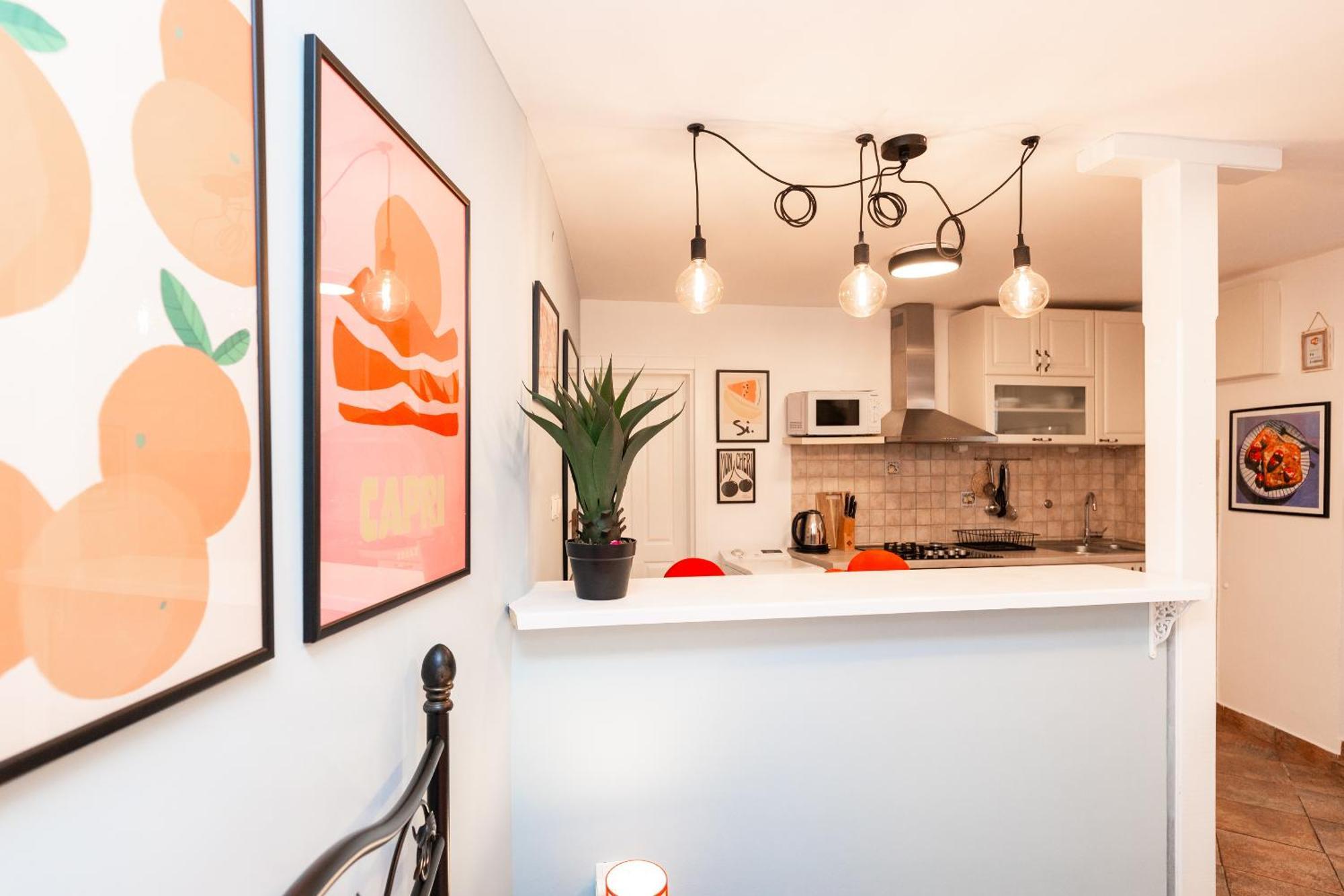 Studio Apartment & Room Split-Two Different Units! Exterior photo