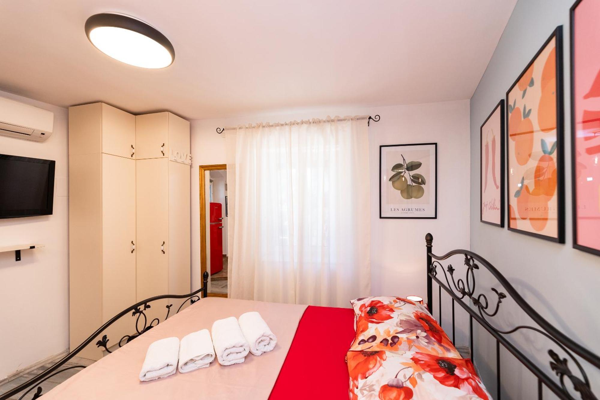 Studio Apartment & Room Split-Two Different Units! Exterior photo