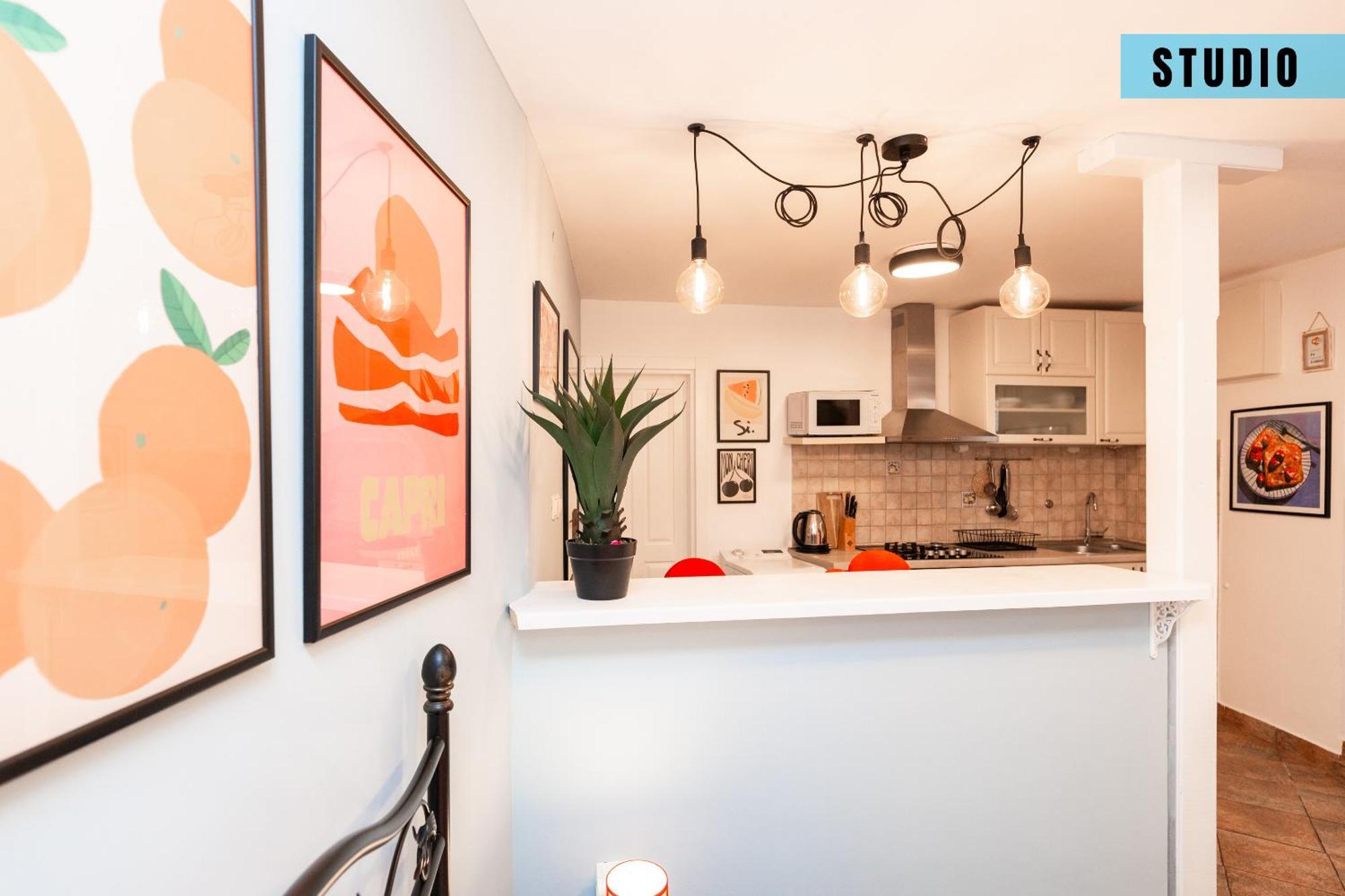 Studio Apartment & Room Split-Two Different Units! Exterior photo